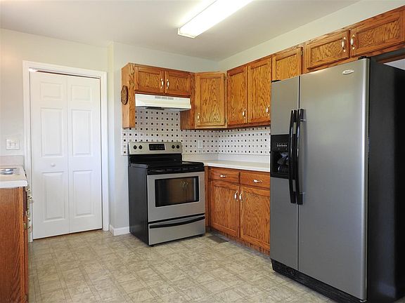 5th image of 2700 Apple Orchard Dr NW