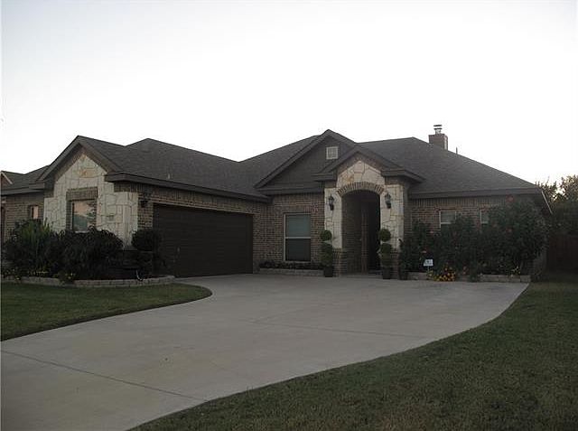 1st image of 115 Hickory Creek Dr