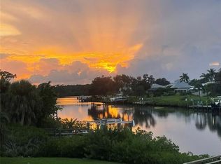 904 Lucille Ave, Nokomis, FL 34275