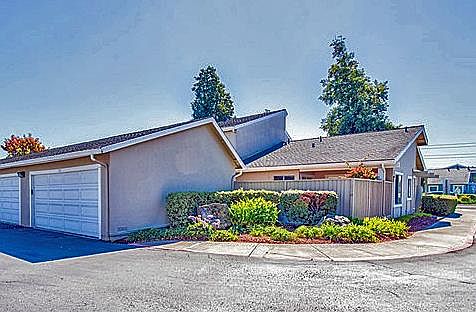5th image of 765 Comet Dr