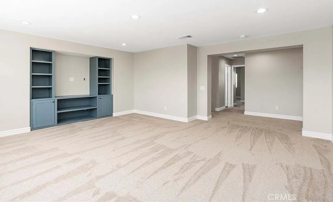 4 bed, 3049 sqft, $3,850 — Photo 2