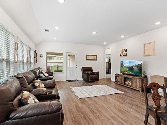 3rd image of 23720 Pagliano Ct