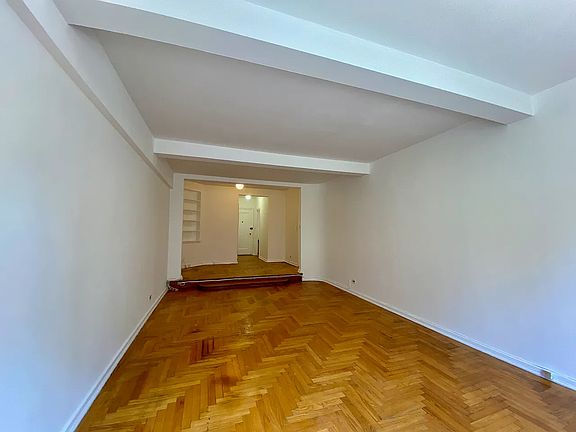 4th image of 57 Park Ter E APT B35