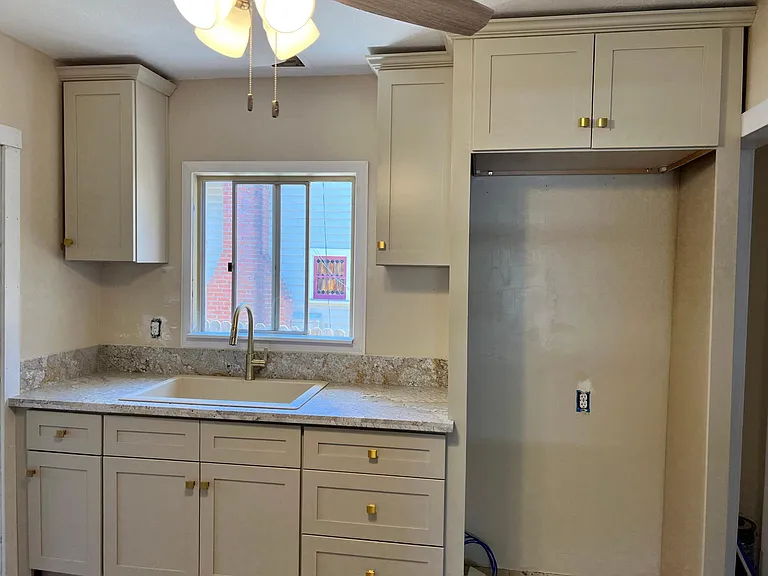 1224 E Gutierrez St — Photo 5