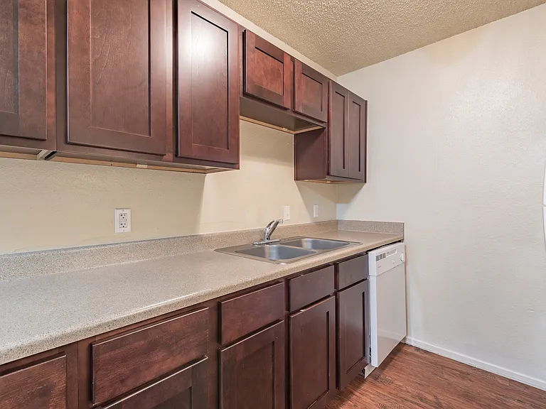 Gant Apartments — Photo 36