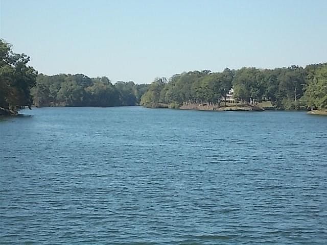 2nd image of 20 Beyers Lake Est