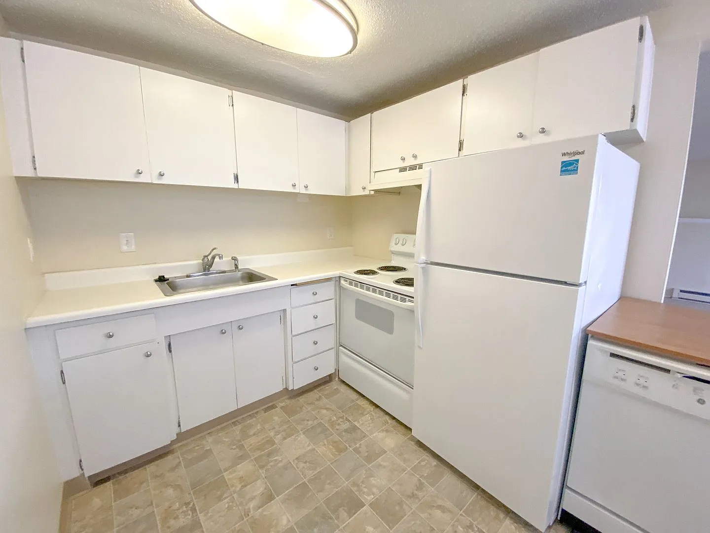 Annaron Apartments — Photo 4