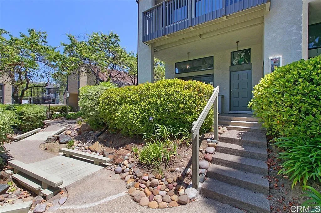 3 bed, 2.5 bath, 1446 sqft, $4,650 — Photo 1
