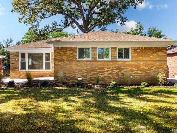 21831 Church St, Oak Park, MI 48237