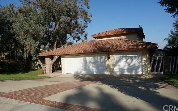 3rd image of 2360 N San Antonio Ave