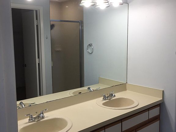 5th image of 1022 Bluejack Oak Dr