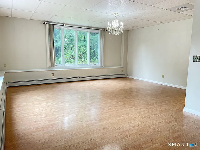 121 S Main St — Photo 15