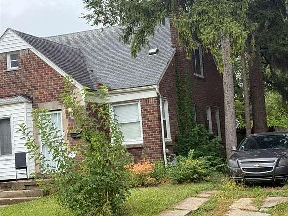 3rd image of 15471 Saint Marys St