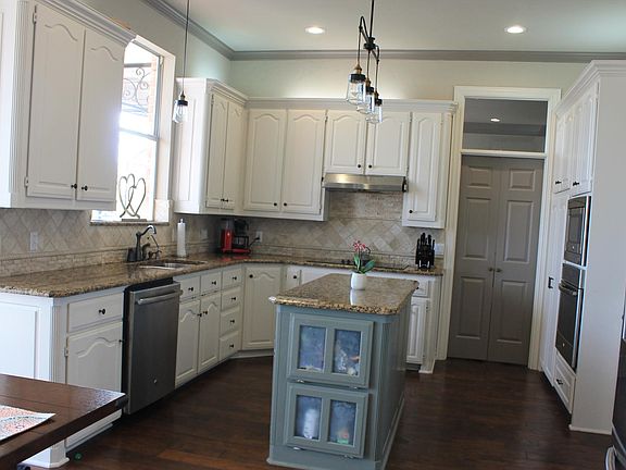 Kitchen. Appliances all replaced in 2016.