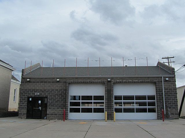1st image of 514 E Grand Ave