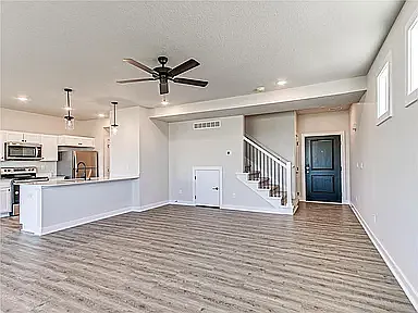 6945 Holly Ct — Photo 8