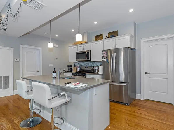 195 E Cottage St #2, Boston, MA 02125