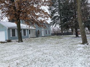 4751 Four Seasons Dr, Liverpool, NY 13088