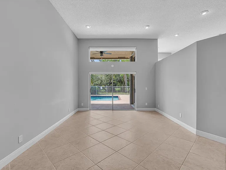 10434 NW 6th Ct — Photo 7