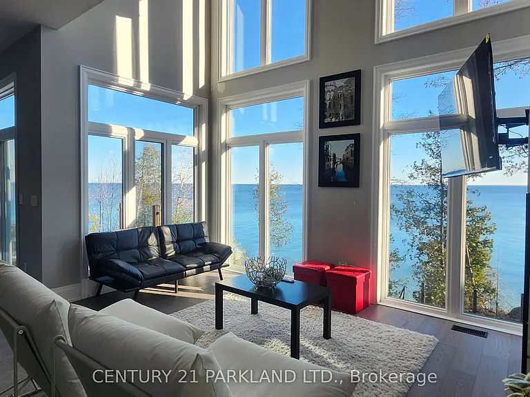 15 Stanley Ave — Photo 15