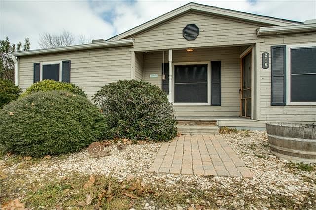 1st image of 216 Knights Cir