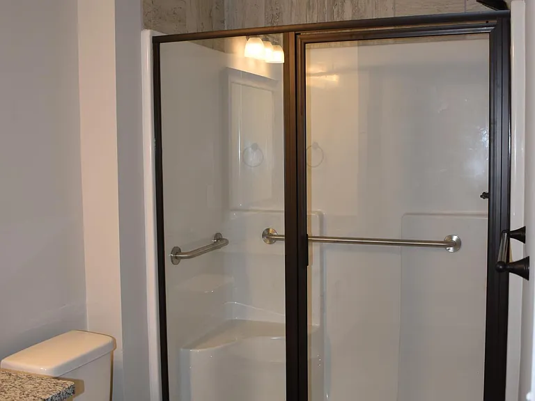 560 Hardy Point — Photo 8