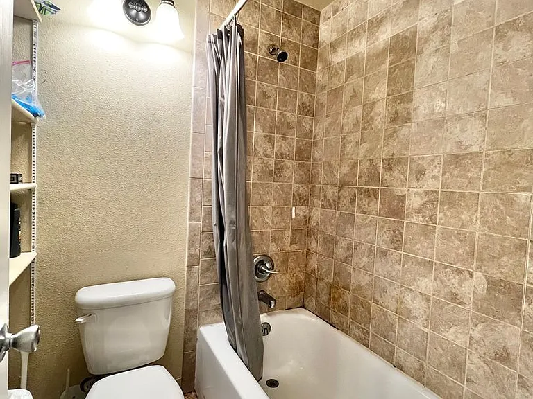 1301 University Ave #B101 — Photo 13