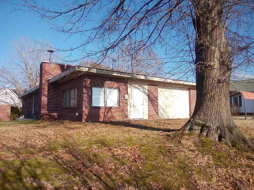 50 Huntingdon St, Lexington, TN 38351 MLS 11243840 Zillow