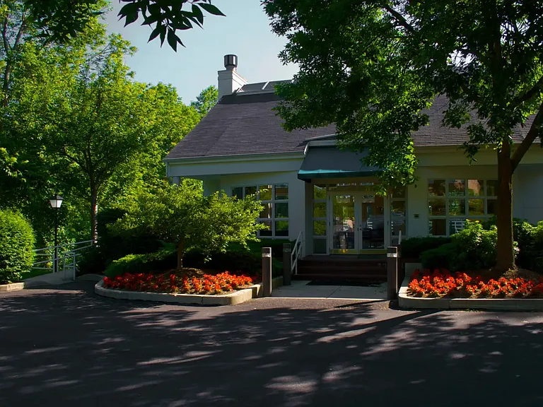 1640 Oakwood Dr #W305 — Photo 19