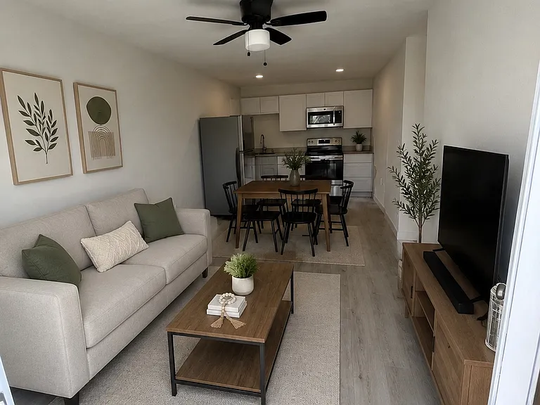736 S Broadway — Photo 13