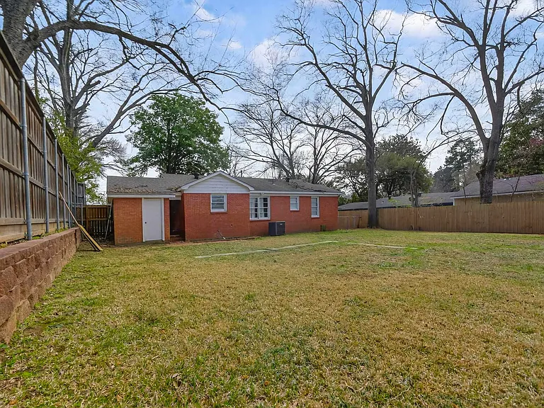 2417 S Kennedy Ave — Photo 56