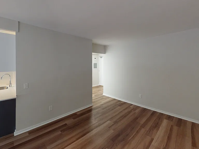 1918 Haro St #203 — Photo 7