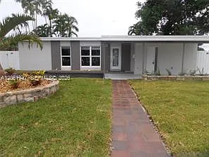 3 bed, 2.0 bath, 1250 sqft, $3,500 — Photo 3