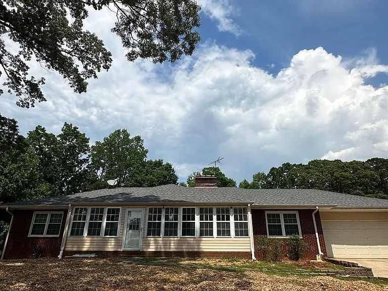 620 Nix Dr — Photo 2