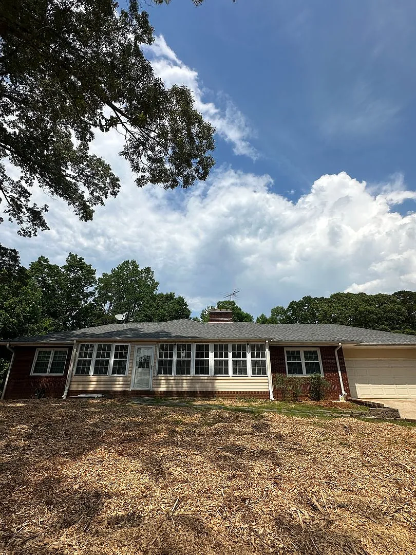 Building Photo - 620 Nix Dr