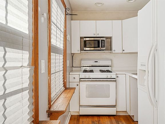5th image of 11 Phinn Ave