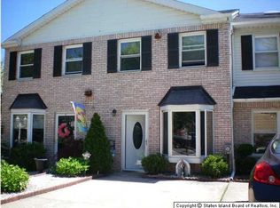 5 Croft Ct, Staten Island, NY 10306