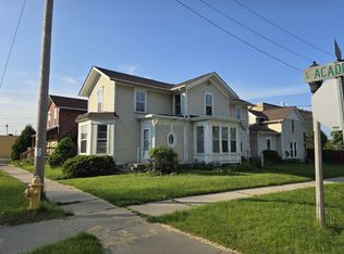 21 S Academy St, Janesville, WI 53548