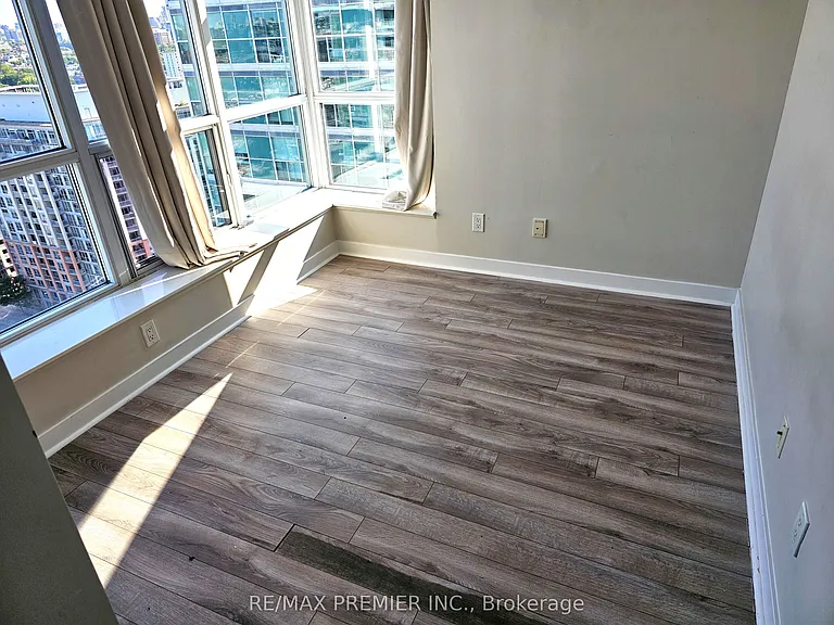50 Lynn Williams St #2209 — Photo 9