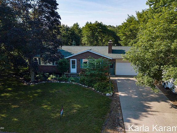 2nd image of 3448 Keswick Dr NE