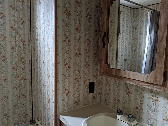 5th image of 101 Opussum Ln