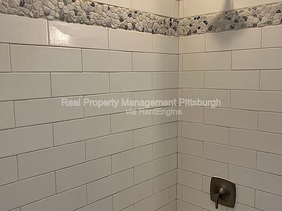 5th image of 5735 Phillips Ave #1