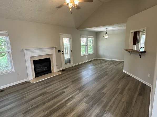 122 Mansker Park Dr, Hendersonville, TN 37075