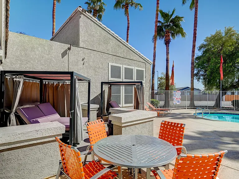 Citrus Apartments — Photo 20