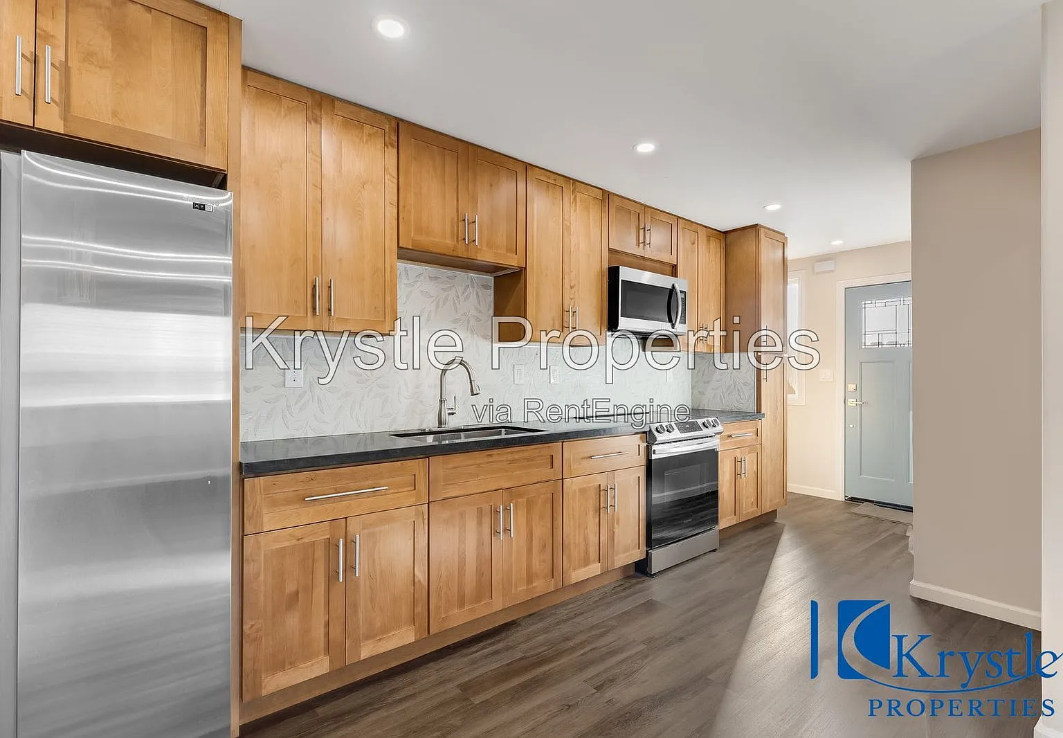 2 bed, 1.0 bath, 771 sqft, $2,100 — Photo 1