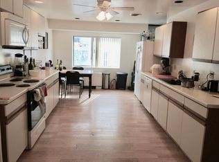 Langdon St - Large 4 bed/2 bath, Madison, WI 53703