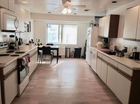 Langdon St - Large 4 bed/2 bath