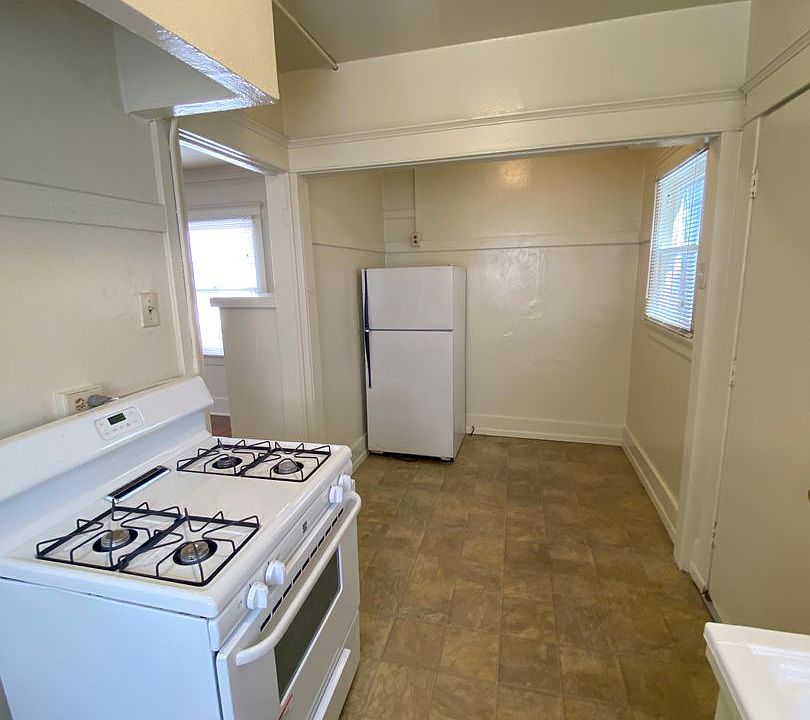 1st image of 1618 E Erie St APT C