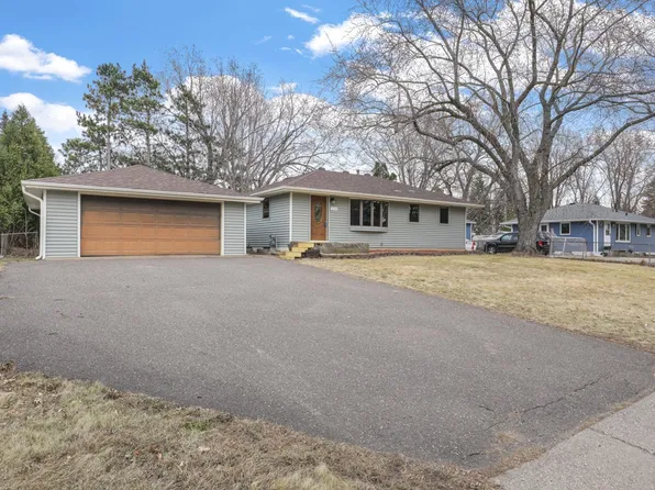1239 Grospoint Ave N, Oakdale, MN 55128