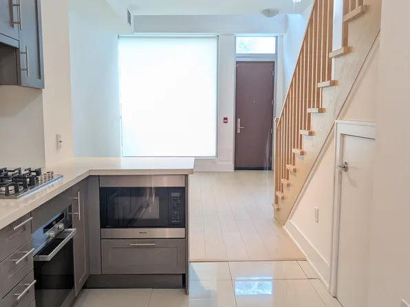 39 Queens Quay E #131, Toronto, ON M5E 0A5